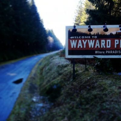 Wayward Pines (review)